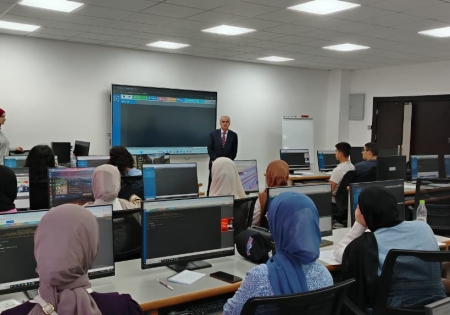 انطلاق فعاليات الدورة التدريبية 